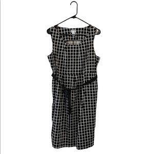 Motherhood Maternity women’s dress with pockets